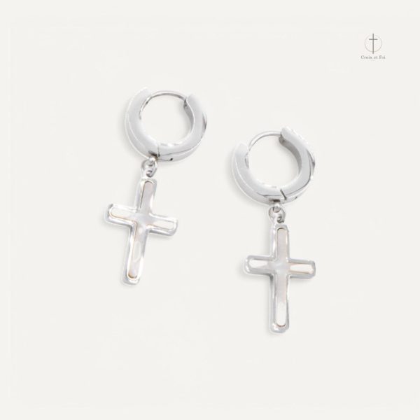 Élégantes boucles d'oreilles en croix dorée