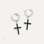 Boucles d'oreilles croix : accessoire tendance