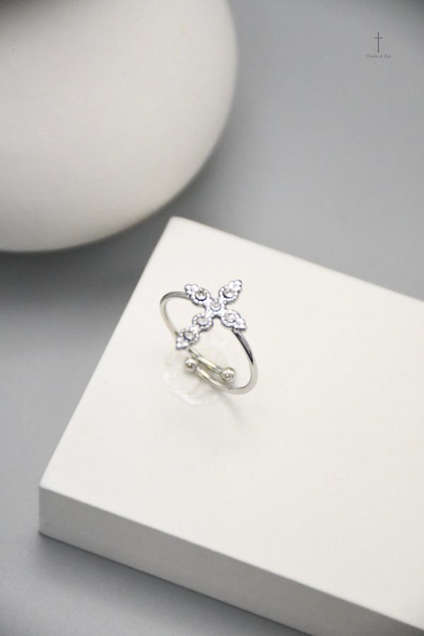 Bague avec design croisé et brillance subtile
