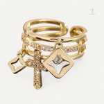Bague Croix Élégante avec Charms