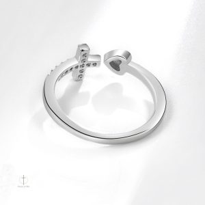 Bague élégante croix et cœur en argent