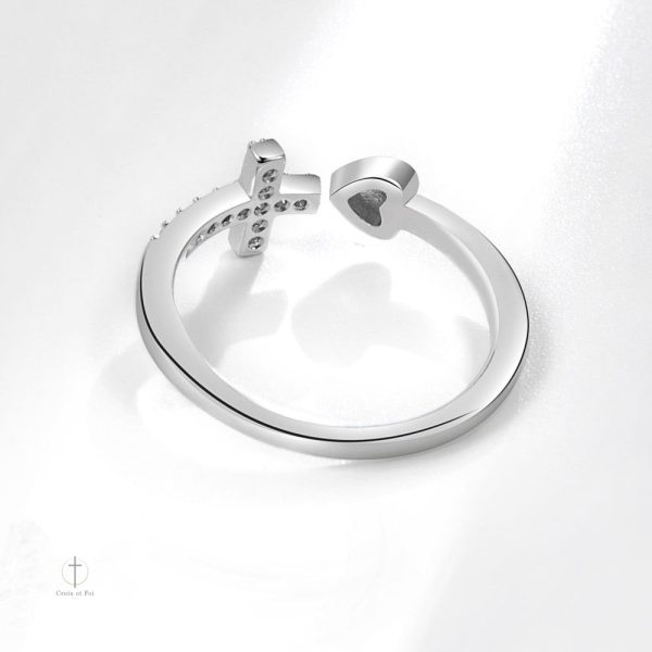Bague élégante croix et cœur en argent