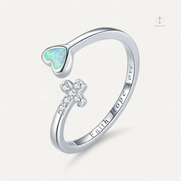 bague-croix-coeur-bleu-1 Bague Croix avec Coeur Bleu en design élégant