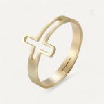 Bague Croix Design Ouvert élégante et moderne