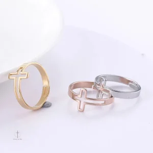 Accessoire tendance : Bague Croix à porter au quotidien