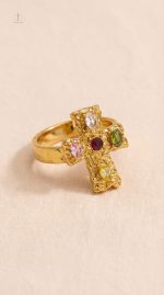 Bague tendance croix avec pierres précieuses multicolores