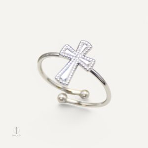 Bague Croix Élégance Divine en design raffiné