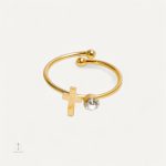 Bague Croix Élégance Minimaliste en design épuré