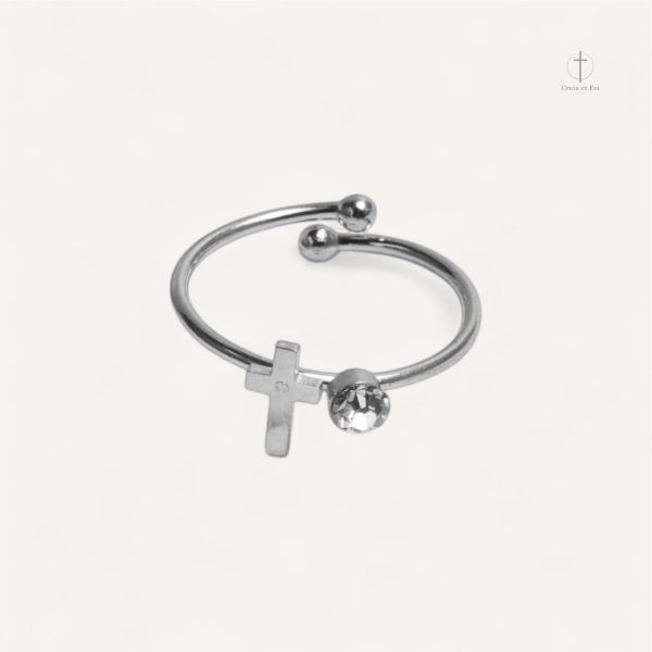 Bague Croix au design raffiné et simple