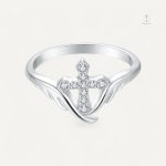 Bague Croix Femme Ange en argent avec motif délicat