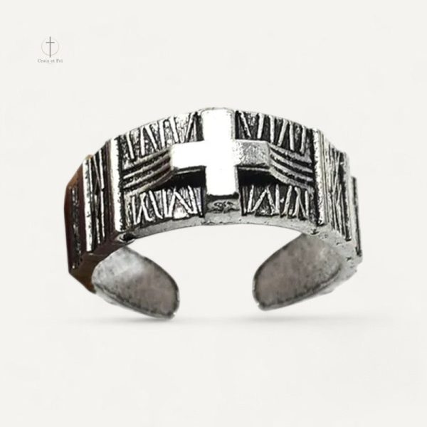 Bague Croix Gotique Ajustable, design unique et élégant