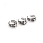 Accessoire de mode, bague croix en style gothique