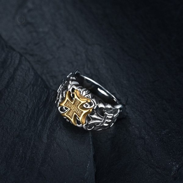 Bague Croix de Malte au design élégant