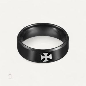 Bague Croix en finition noire, design unique et moderne