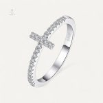 Bague Croix élégante pour célébrer l'amour éternel
