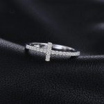 Design unique de Bague Croix pour un engagement romantique