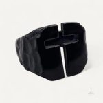 Bague Croix Noire pour Homme, design élégant et moderne