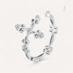 Bague Croix avec design classique et symbolique