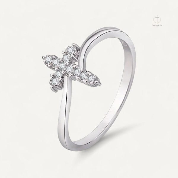 Bijou croisé en oxyde de zirconium pour un style unique