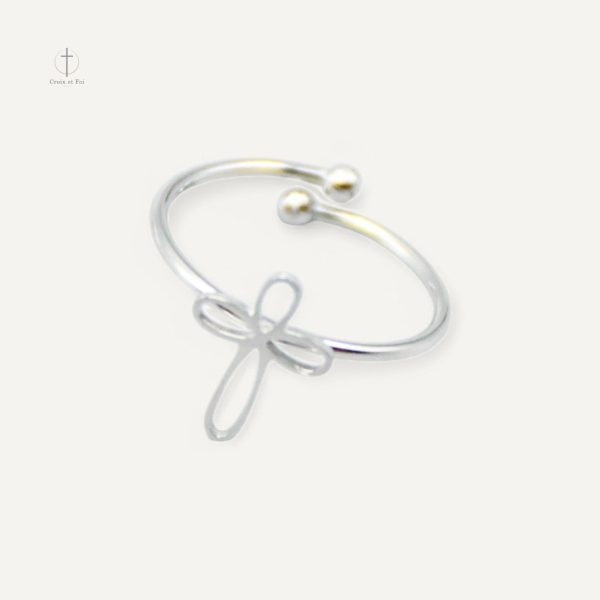 Bijou croisé, parfait pour un style chic et moderne