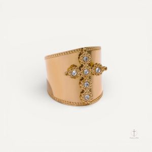 Bague Croix Sculptée Large en design élégant