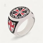 Bague Croix Templier en métal argenté élégant