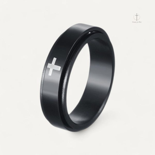 Bague Croix unique au style contemporain