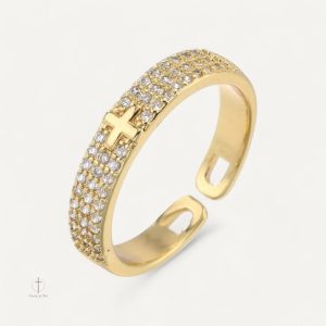 Bague Croix Étincelante Délicate en design élégant