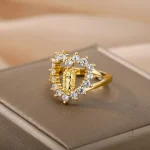 Bague Croix avec design éclatant et sacré