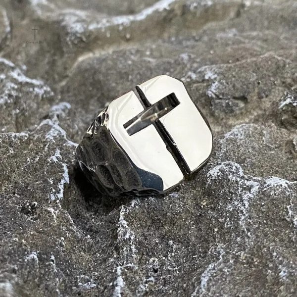 Bague Homme Croix au design texturé