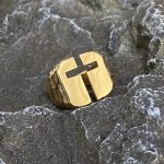 Bague pour Homme au style croisé unique