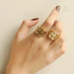 Bague pour Homme avec design croix symbolique