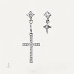 Boucles d'oreilles croix étoile élégantes et modernes