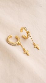 Boucles pendantes en croix, ajout de pierres