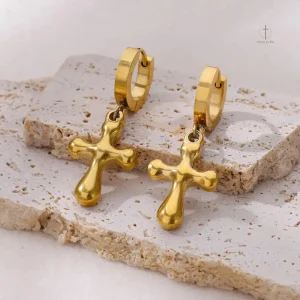 Boucles Croix Éclatantes en métal doré, design raffiné