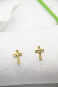 Boucles d'oreilles croix élégantes pavées