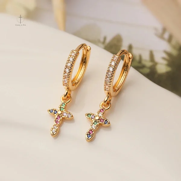 Boucles d'oreilles en croix, design lumineux et moderne