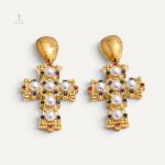 Boucles d’oreilles croisées perlées