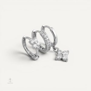 Accessoire de mode : boucles d'oreilles en forme de croix