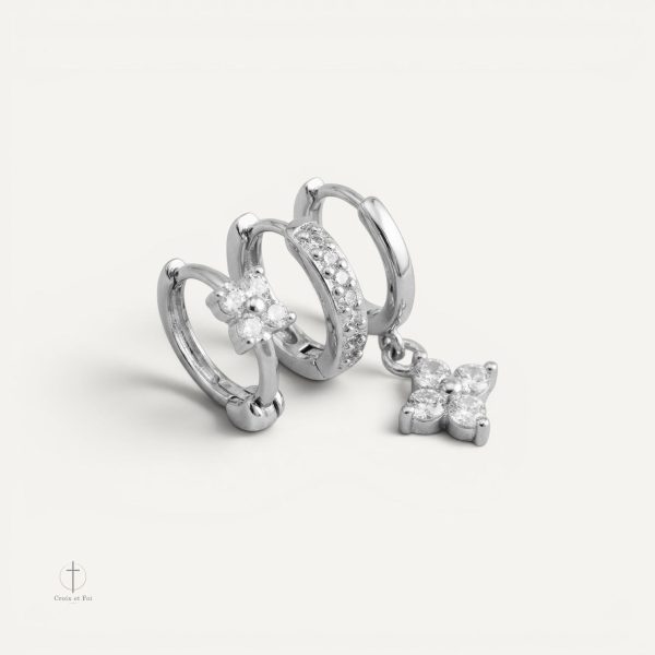 Accessoire de mode : boucles d'oreilles en forme de croix