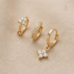 Set de boucles d'oreilles croisées pour un look distinctif