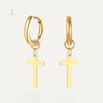 Boucles d'oreilles en forme d'anneau avec croix