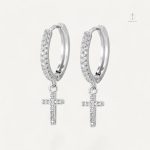 Boucles d'oreilles en croix, symbole de foi chrétienne