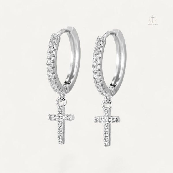 Boucles d'oreilles en croix, symbole de foi chrétienne