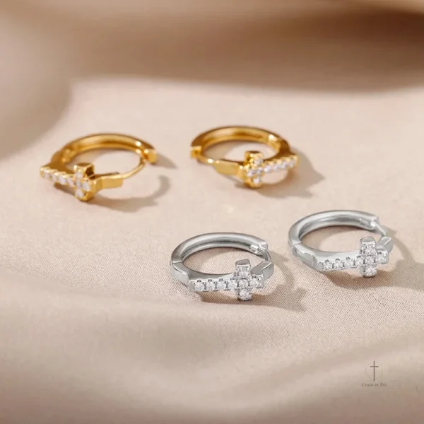 Accessoire de mode : boucles d'oreilles croisées raffinées