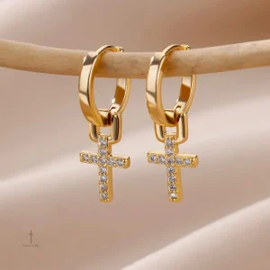 Boucles d'oreilles élégantes en style croix