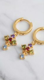 Boucles d'oreilles en croix aux couleurs variées