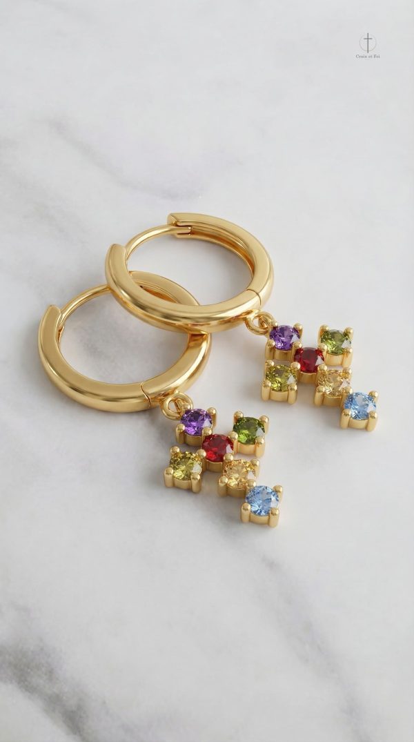 Élégantes boucles d'oreilles en forme de croix