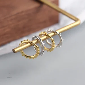 Bijoux croix, boucles d'oreilles tendance et raffinées