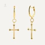 Boucles d'oreilles élégantes en forme de croix